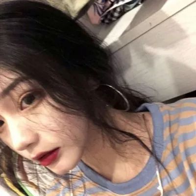 女大学生成绩差不敢去上学，同学却不知道，她的背后还有体操冠军这个身份！